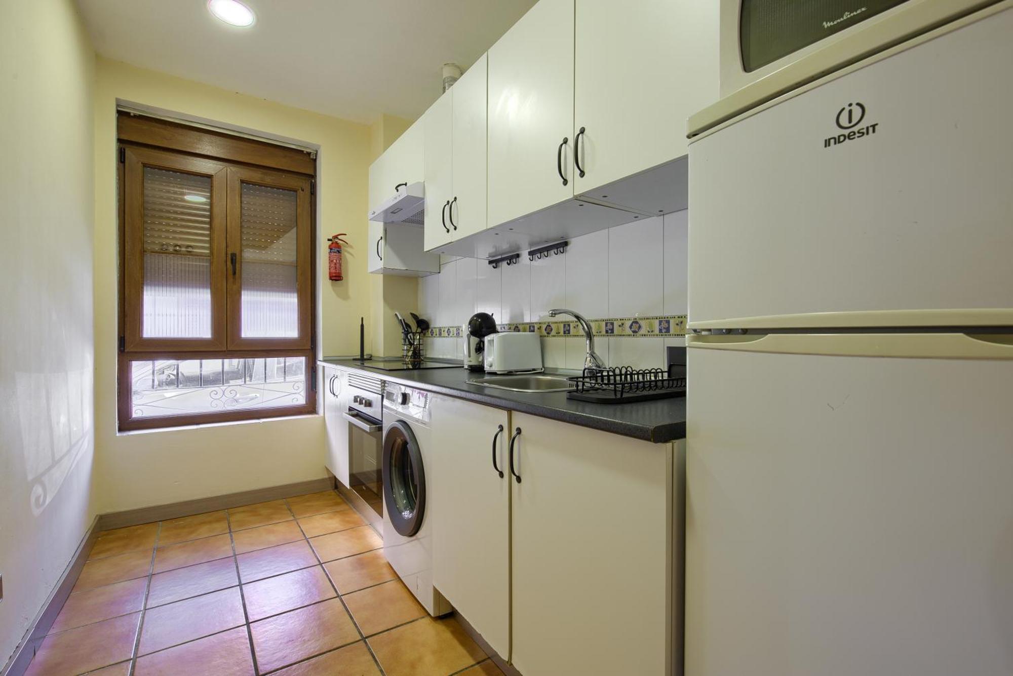 Casona 44 - Apartamento Para 2 Con Wifi, Ac Y Patio Exterior Алькала-де-Энарес Экстерьер фото